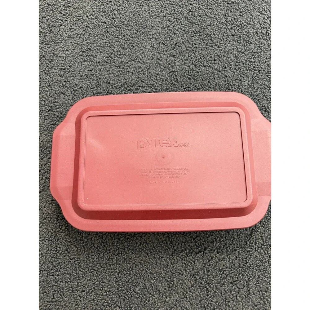 Pyrex Cranberry/Amethyst Glass 13x9x2 Casserole Dish 3QT 233-R with Lid
